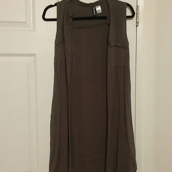 Long sleeveless button up - Picture 1 of 1
